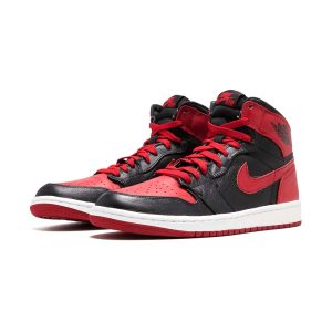 Air Jordan 1 Retro High ‘Banned’ 2011